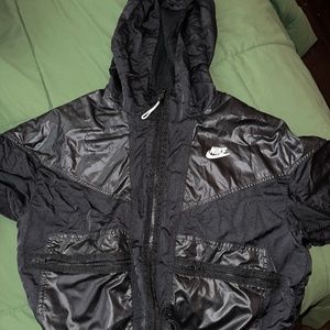 Nike Cropped Windbreaker - Small